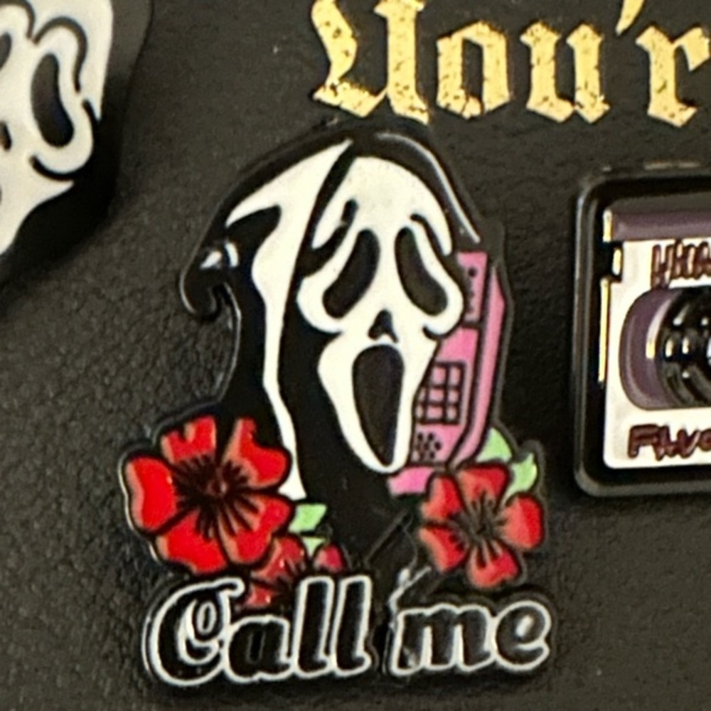 5/20$  Scream Ghost Face Ghostface Horror Kawaii Aesthetic Goth Enamel Pin - Picture 14 of 16